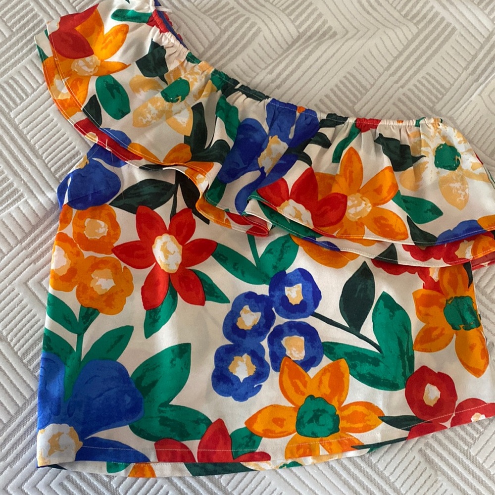 TCEC floral one shoulder blouse size L